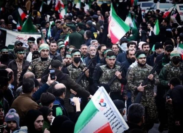 ببینید| تصاویر هوایی از رزمایش 313 هزار نفری جان‌فدایان ایران در تهران