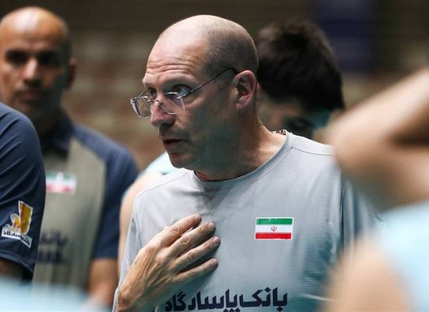 پیاتزا: همه بازیکنان باید در کنار هم برای تیم تلاش کنند