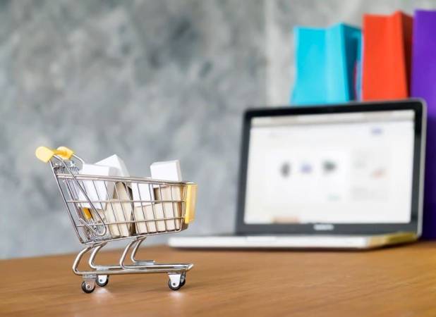 استقرار 700 هزار کسب‌وکار در بستر اینستاگرام | سهم هر ایرانی از تجارت اجتماعی تنها 7 دلار است | ضربه فیلترینگ به 150 همت گردش مالی در اینستاگرام