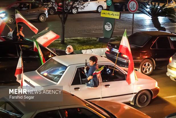 کارناوال خودرویی در حمایت از رزمندگان اسلام در چهاربرج
