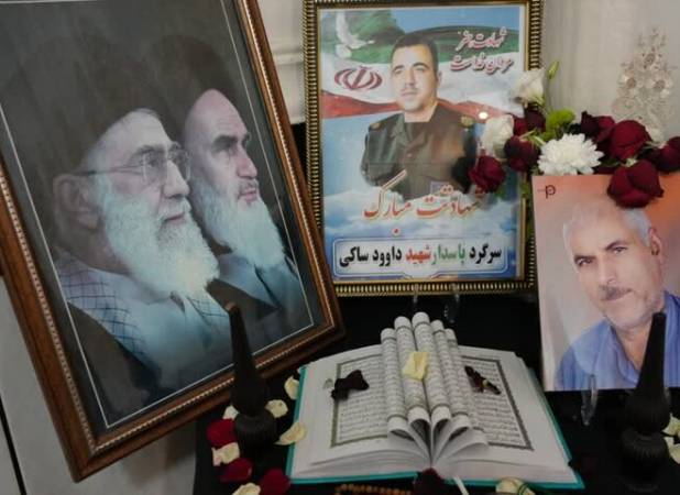 دیدار مشاور رئیس‌جمهور در امور ایثارگران با خانواده شهید «داوود ساکی»