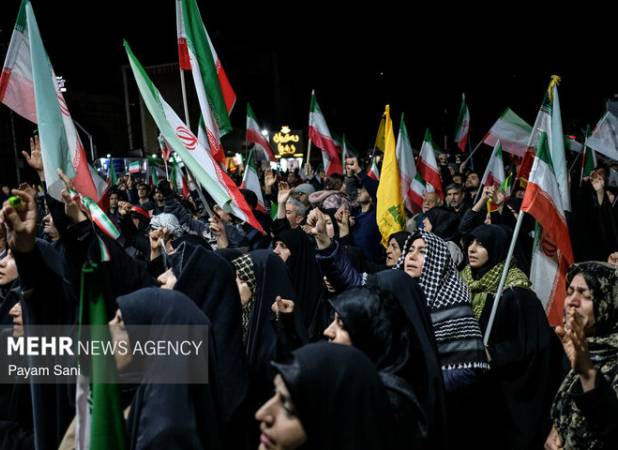 سی‌وهفتمین شب خون‌خواهی در گرگان؛ اجتماع زیر باران
