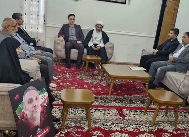 فرماندار تنگستان: خانواده‌های شهدا مایه افتخار هستند