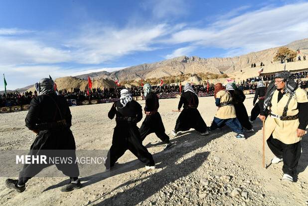 آیین سنتی«چمر» همزمان با مراسم چهلم رهبر شهید در ملکشاهی برگزار می شود
