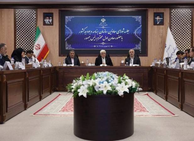 عارف: هنر دولت اداره کشور با منابع محدود است