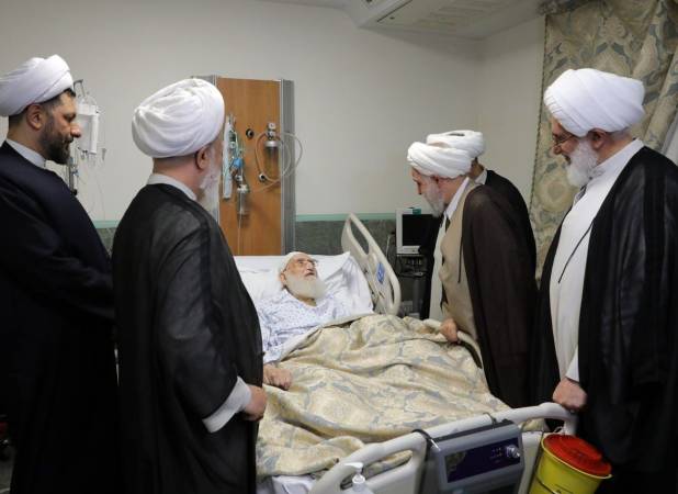 عیادت نمایندگان رهبر معظم انقلاب از آیت‌الله نوری همدانی +عکس