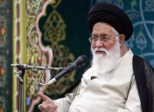 علم الهدی: هدف دشمن از تهدید، وادار کردن ملت به تسلیم است/ آنان به دنبال گرفتن همه نفت و گاز ما هستند