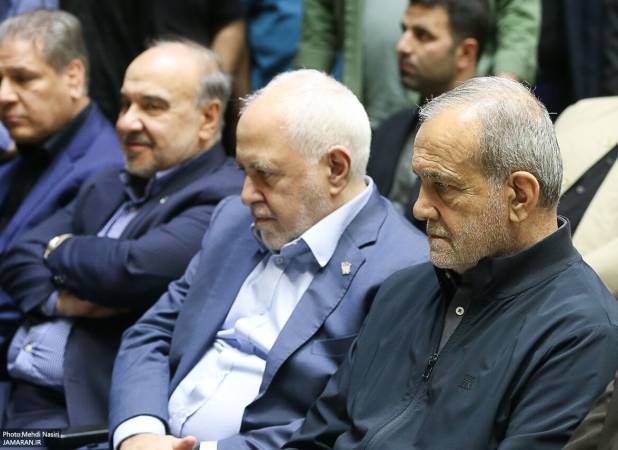 حضور ظریف در مراسم گرمیداشت احمد ناطق نوری +عکس