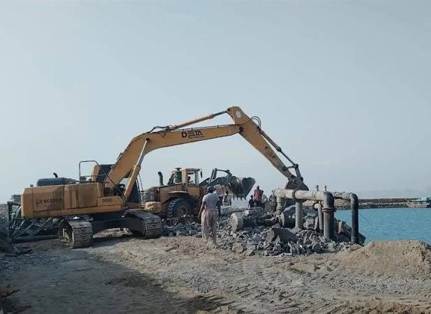 آواربرداری تاسیسات آسیب دیده آب شیرین کن غرب جاسک به پایان رسید
