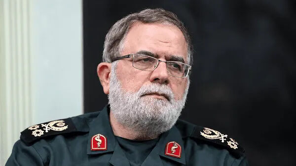 جانشین فرمانده کل سپاه: شلیک موشک به ناو هواپیمابر آمریکا نشانه شکل‌گیری معادله‌ای جدید در صحنه نبرد است