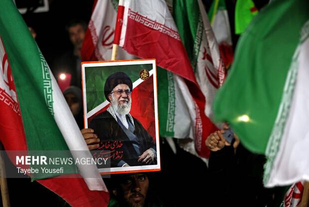 مردم قبله تهران در پی خون خون خواهی رهبر شهید به پا خاستند