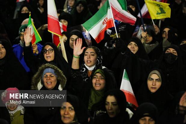 دختران زنجانی از شکوه حماسه حضور در صحنه دفاع از وطن می‌گویند
