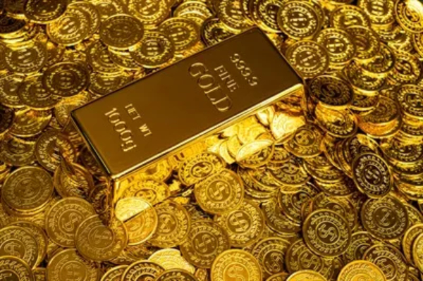 کاهش قیمت طلا و سکه در بازار معاملات امروز 