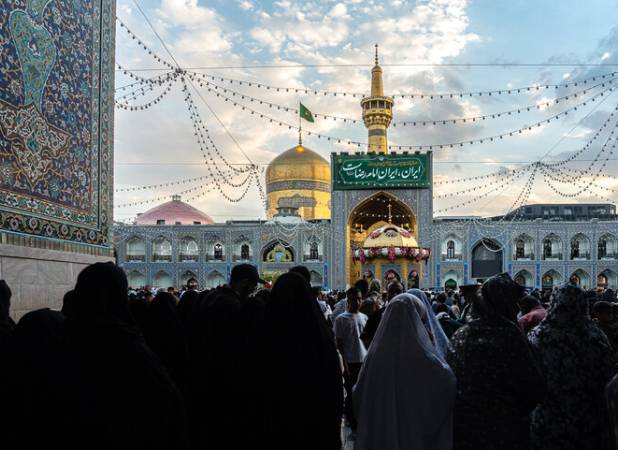پایتخت دلدادگی؛ زائران غرق در کرامت امام رئوف