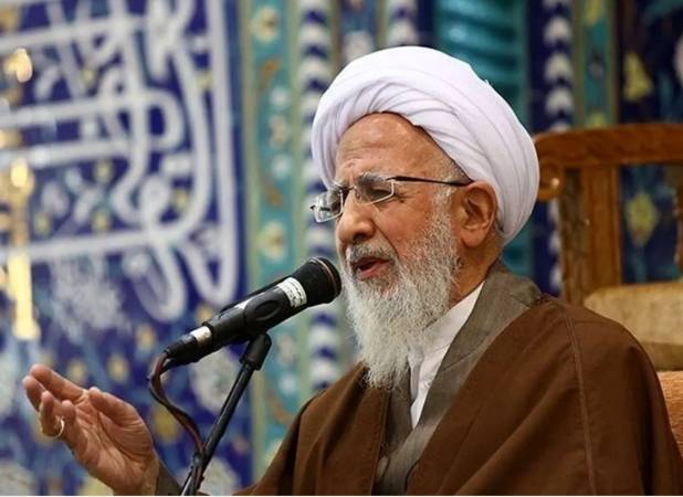 توضیحاتی درباره نماز آیت‌الله جوادی آملی بر پیکر رهبر شهید 