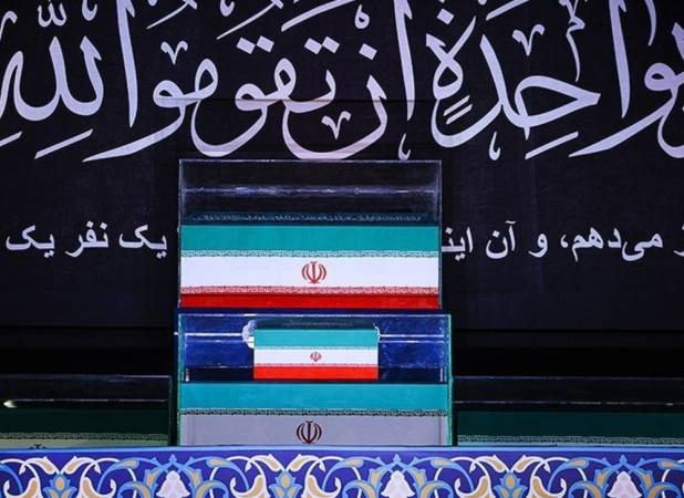 8 صبح امروز؛ اقامه نماز بر پیکر مطهر امام شهید انقلاب